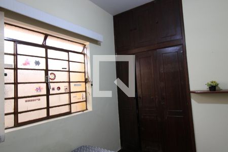 Casa à venda com 332m², 4 quartos e 1 vagaQuarto 1 - Armários