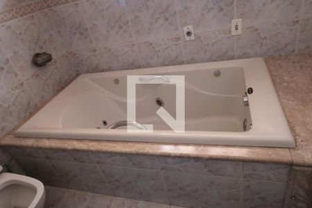 Casa à venda com 332m², 4 quartos e 1 vagaBanheiro da Suíte 3