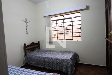 Casa à venda com 332m², 4 quartos e 1 vagaQuarto 1