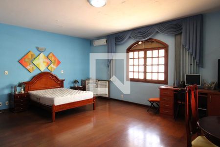 Casa à venda com 332m², 4 quartos e 1 vagaSuíte 3