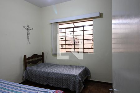 Casa à venda com 332m², 4 quartos e 1 vagaQuarto 1