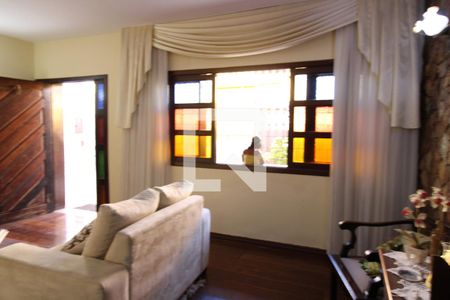 Detalhe Sala de casa à venda com 4 quartos, 332m² em Salgado Filho, Belo Horizonte