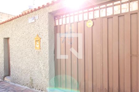 Casa à venda com 332m², 4 quartos e 1 vagaFachada