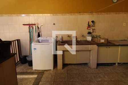 Casa à venda com 332m², 4 quartos e 1 vagaÁrea de Serviço