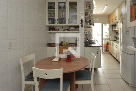 Apartamento à venda com 193m², 3 quartos e 2 vagasCozinha