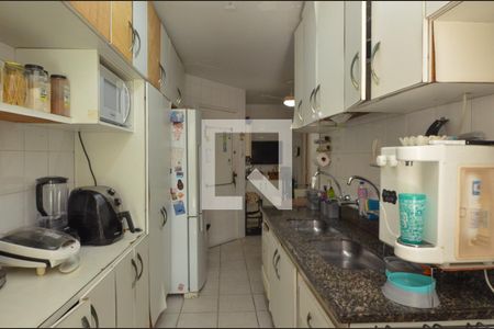 Apartamento à venda com 193m², 3 quartos e 2 vagasCozinha