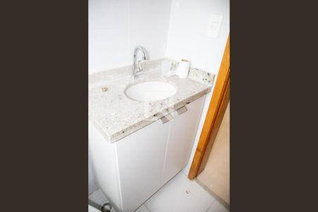 Apartamento para alugar com 53m², 2 quartos e 1 vaga Apartamento para alugar com 53m², 2 quartos e 1 vagaBanheiro