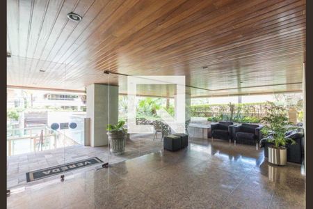 Apartamento à venda com 397m², 4 quartos e 3 vagas Apartamento à venda com 397m², 4 quartos e 3 vagasHall de Entrada