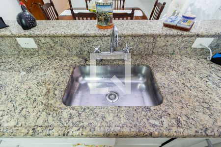 Casa à venda com 170m², 3 quartos e 4 vagasDetalhe - Cozinha