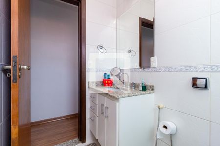Casa à venda com 170m², 3 quartos e 4 vagasBanheiro - Social