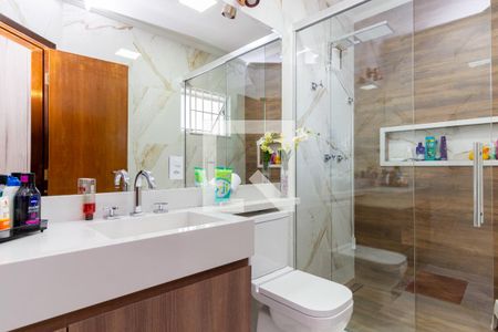 Casa à venda com 170m², 3 quartos e 4 vagasBanheiro - Suíte 2