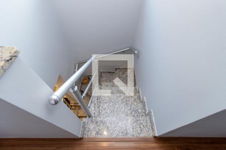 Casa à venda com 170m², 3 quartos e 4 vagasEscada