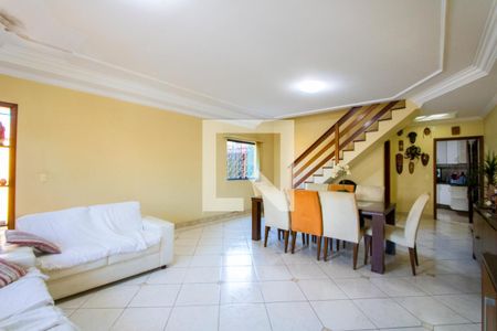 Sala de casa à venda com 3 quartos, 288m² em Vila Eldizia, Santo André