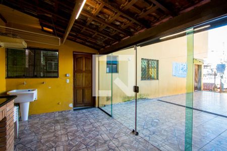 Casa para alugar com 288m², 3 quartos e 5 vagas Casa para alugar com 288m², 3 quartos e 5 vagasÁrea de serviço