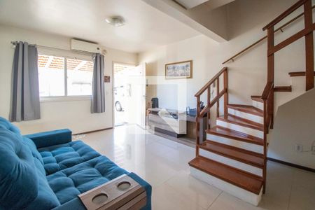Sala de casa de condomínio à venda com 2 quartos, 75m² em Bairro Fátima, Canoas