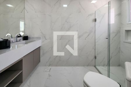 Apartamento à venda com 239m², 3 quartos e 6 vagas Apartamento à venda com 239m², 3 quartos e 6 vagasBanheiro da Suíte 1