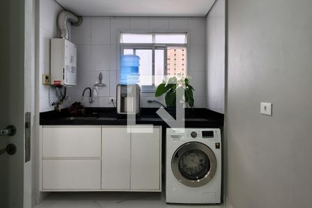 Apartamento à venda com 239m², 3 quartos e 6 vagas Apartamento à venda com 239m², 3 quartos e 6 vagasÁrea de Serviço