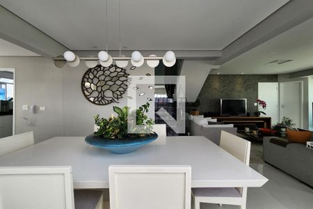 Apartamento à venda com 239m², 3 quartos e 6 vagas Apartamento à venda com 239m², 3 quartos e 6 vagasSala de Jantar