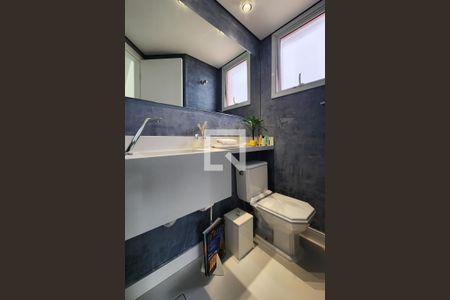 Apartamento à venda com 239m², 3 quartos e 6 vagas Apartamento à venda com 239m², 3 quartos e 6 vagasLavabo