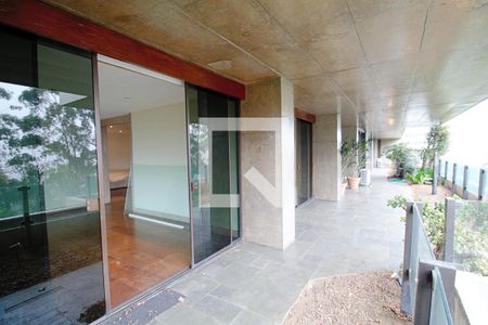 Apartamento para alugar com 550m², 3 quartos e 3 vagasVaranda 