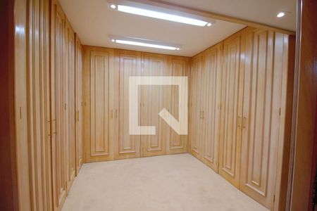 Apartamento para alugar com 550m², 3 quartos e 3 vagasCloset 