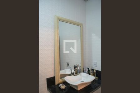 Casa para alugar com 230m², 3 quartos e 2 vagas Casa para alugar com 230m², 3 quartos e 2 vagasBanheiro Quarto 2