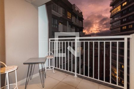 Sala - varanda de apartamento para alugar com 1 quarto, 27m² em Vila Nova Conceição, São Paulo