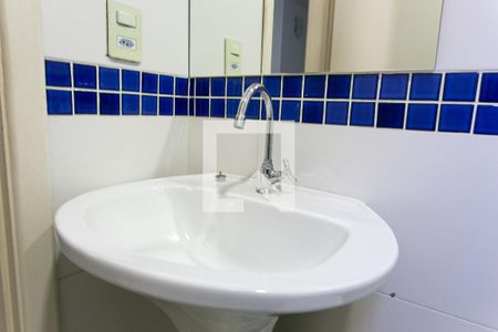 Casa de condomínio para alugar com 45m², 2 quartos e 1 vaga Casa de condomínio para alugar com 45m², 2 quartos e 1 vagaBanheiro