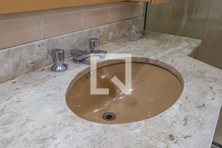 Casa de condomínio à venda com 400m², 5 quartos e 5 vagas Casa de condomínio à venda com 400m², 5 quartos e 5 vagasBanheiro da Suíte 4