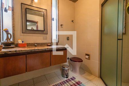 Casa de condomínio à venda com 400m², 5 quartos e 5 vagas Casa de condomínio à venda com 400m², 5 quartos e 5 vagasBanheiro Externo