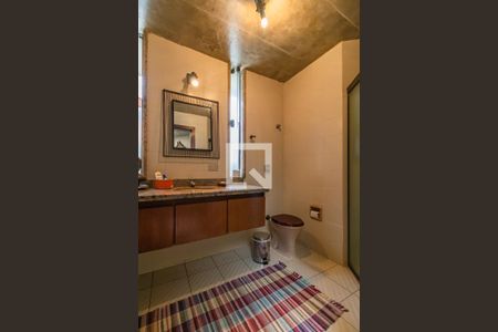 Casa de condomínio à venda com 400m², 5 quartos e 5 vagas Casa de condomínio à venda com 400m², 5 quartos e 5 vagasBanheiro Externo