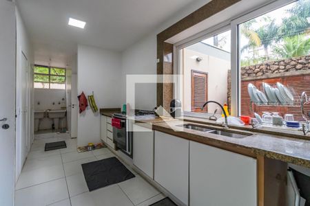 Casa de condomínio à venda com 400m², 5 quartos e 5 vagas Casa de condomínio à venda com 400m², 5 quartos e 5 vagasCozinha