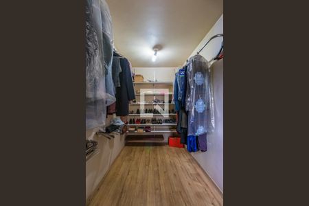 Casa de condomínio à venda com 400m², 5 quartos e 5 vagas Casa de condomínio à venda com 400m², 5 quartos e 5 vagasSuíte 1