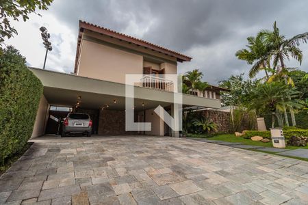 Casa de condomínio à venda com 400m², 5 quartos e 5 vagas Casa de condomínio à venda com 400m², 5 quartos e 5 vagasFachada