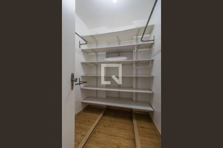 Casa de condomínio à venda com 400m², 5 quartos e 5 vagas Casa de condomínio à venda com 400m², 5 quartos e 5 vagasSuíte 4