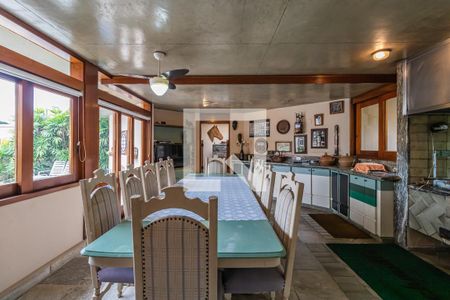 Casa de condomínio à venda com 400m², 5 quartos e 5 vagas Casa de condomínio à venda com 400m², 5 quartos e 5 vagasEspaço Gourmet