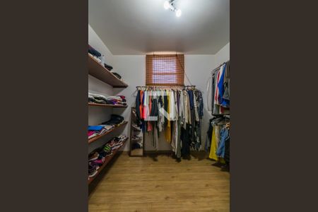 Casa de condomínio à venda com 400m², 5 quartos e 5 vagas Casa de condomínio à venda com 400m², 5 quartos e 5 vagasSuíte 5