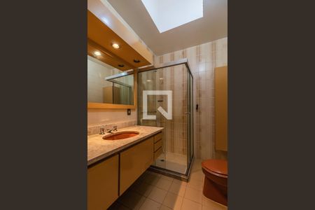 Casa de condomínio à venda com 400m², 5 quartos e 5 vagas Casa de condomínio à venda com 400m², 5 quartos e 5 vagasBanheiro da Suíte 3