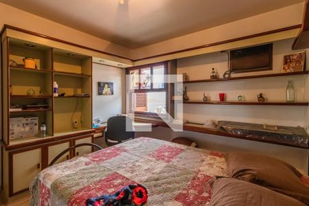 Casa de condomínio à venda com 400m², 5 quartos e 5 vagas Casa de condomínio à venda com 400m², 5 quartos e 5 vagasSuíte 3