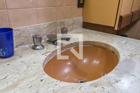 Casa de condomínio à venda com 400m², 5 quartos e 5 vagas Casa de condomínio à venda com 400m², 5 quartos e 5 vagasBanheiro da Suíte 1