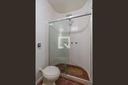 Casa de condomínio à venda com 400m², 5 quartos e 5 vagas Casa de condomínio à venda com 400m², 5 quartos e 5 vagasBanheiro da Suíte 2