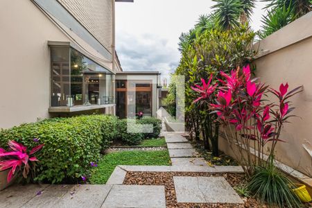 Casa de condomínio à venda com 400m², 5 quartos e 5 vagas Casa de condomínio à venda com 400m², 5 quartos e 5 vagasQuintal