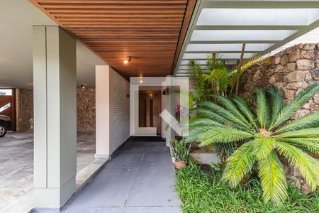 Casa de condomínio à venda com 400m², 5 quartos e 5 vagas Casa de condomínio à venda com 400m², 5 quartos e 5 vagasFachada