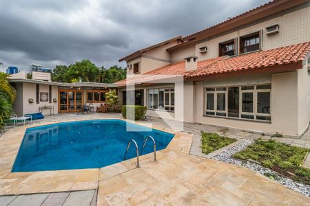 Casa de condomínio à venda com 400m², 5 quartos e 5 vagas Casa de condomínio à venda com 400m², 5 quartos e 5 vagasEspaço Externo