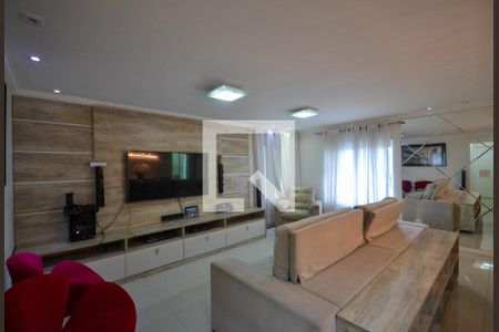 Sala de casa de condomínio para alugar com 4 quartos, 100m² em Conjunto Residencial Redenção, Nova Iguaçu