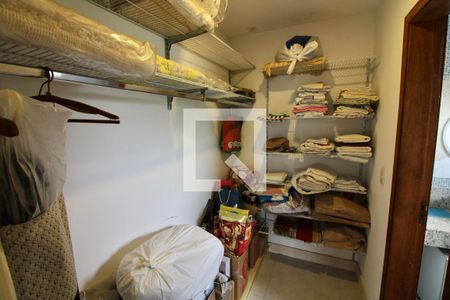 Casa de condomínio à venda com 620m², 6 quartos e 8 vagasCloset da suíte 4
