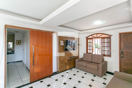 Casa à venda com 270m², 9 quartos e 3 vagasSala