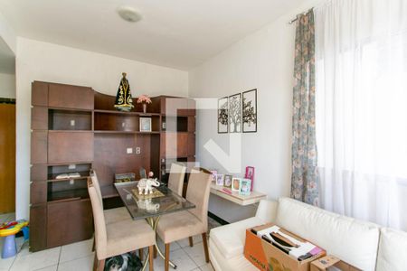 Casa à venda com 270m², 9 quartos e 3 vagasSala