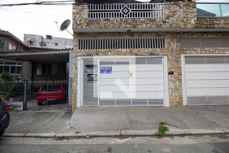 Casa à venda com 70m², 3 quartos e 2 vagasFachada