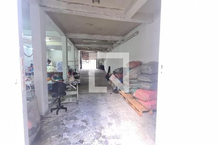 Casa à venda com 250m², 3 quartos e 2 vagasgalpão